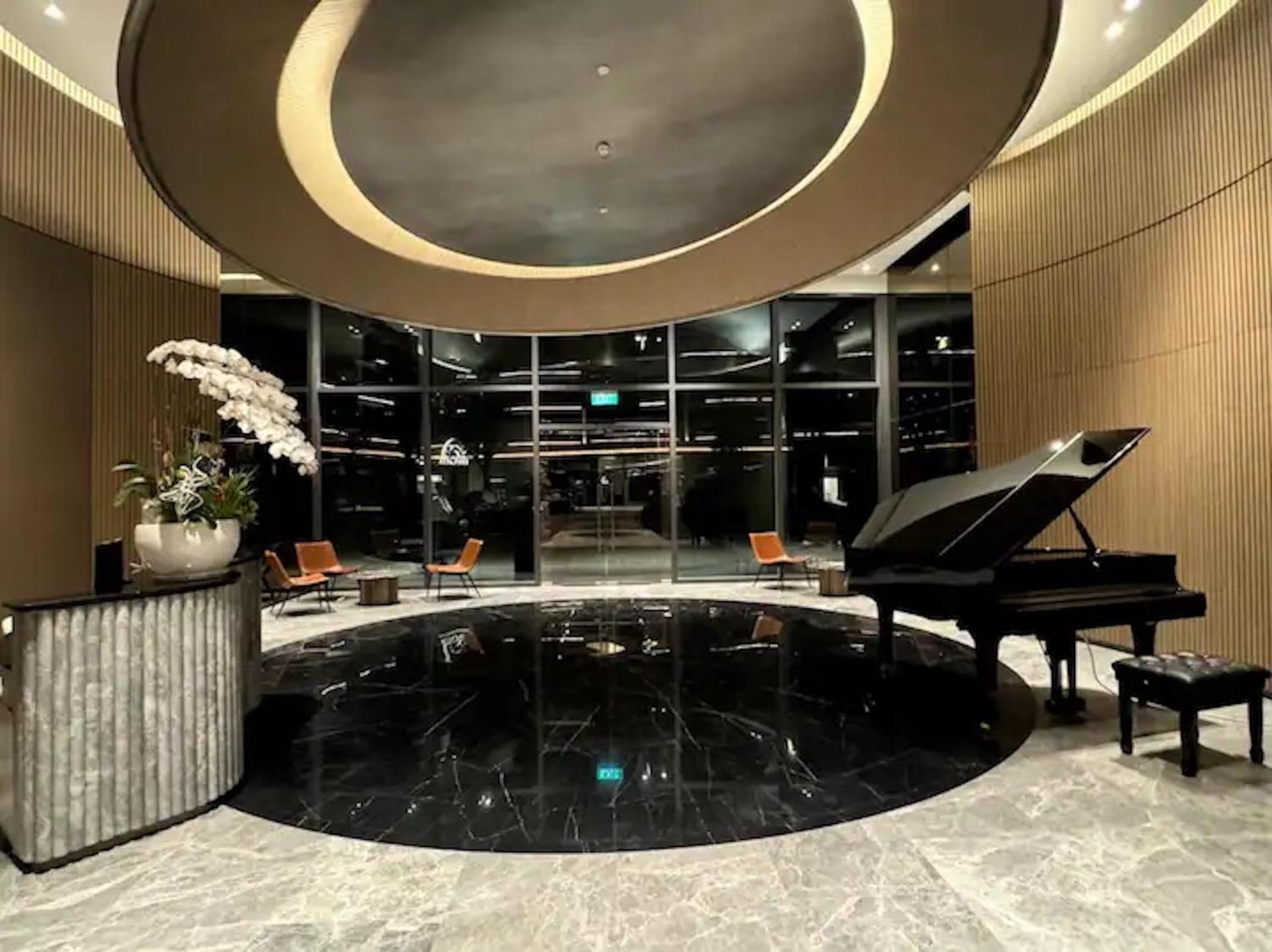 The Metropole -Complex "Opera, Crest, Galleria " -Free Pool-Gym-Sauna Room-Yoga Room Ho Şi Min Exterior foto