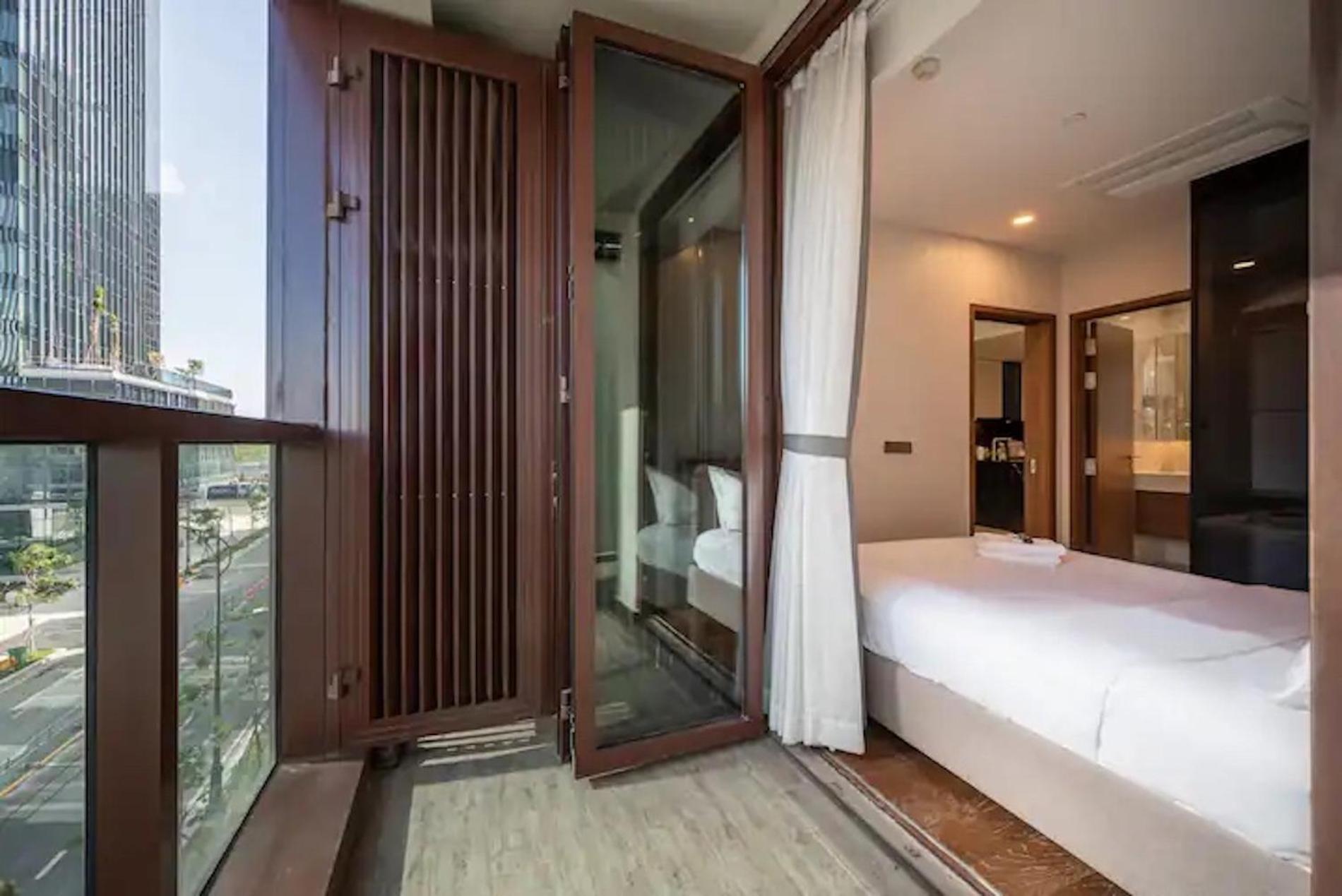 The Metropole -Complex "Opera, Crest, Galleria " -Free Pool-Gym-Sauna Room-Yoga Room Ho Şi Min Exterior foto